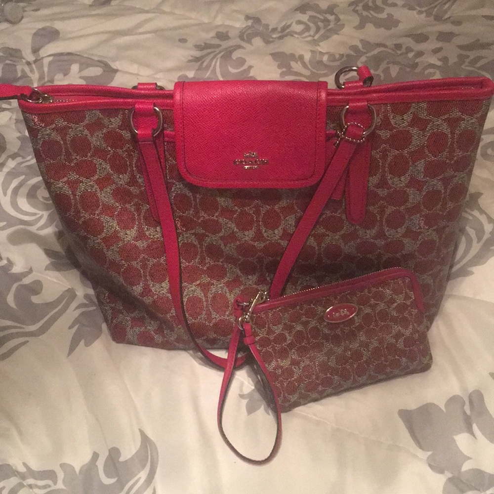 Auth. coach bag with matching wristlet